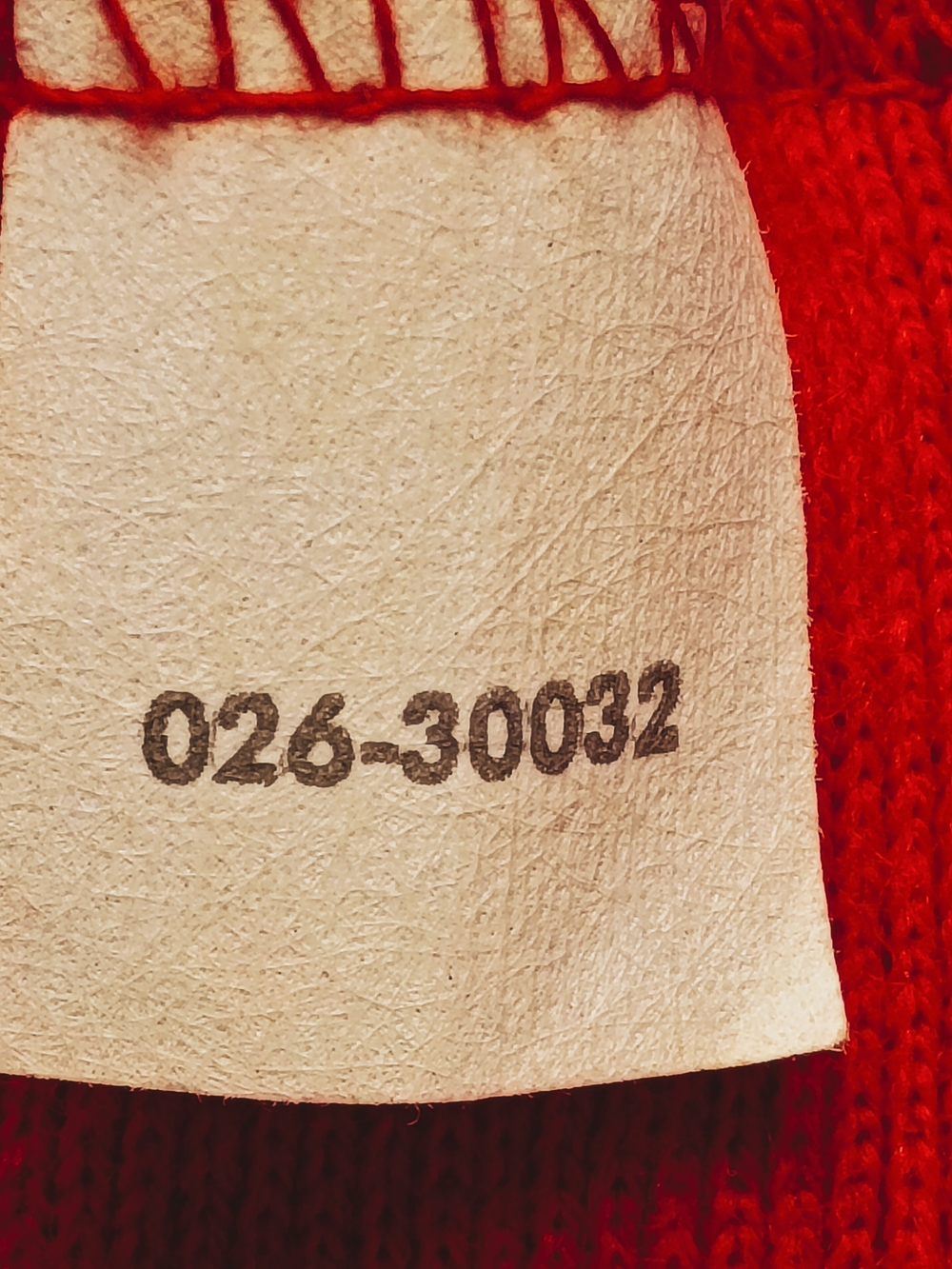 80's Izod Lacoste Men’s Red V-Neck Button Cardigan - Picture 6 of 8